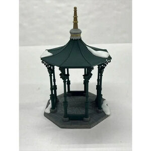 RETIRED DEPARTMENT 56 HERITAGE VILLAGE TOWN SQUARE GAZEBO ITEM #5513-1 EUC